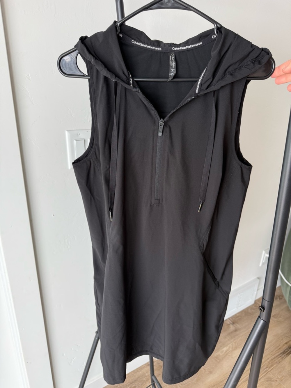Calvin Klein Performance Long Vest Women’s - Picture 3 of 7